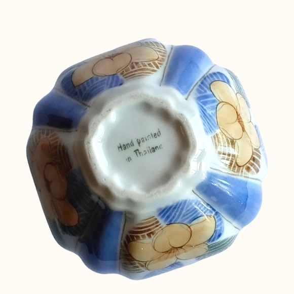 Vintage Handpainted Ceramic Vase Made in Thailand with Floral Print - Picture 10 of 10